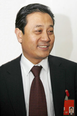 严志坚